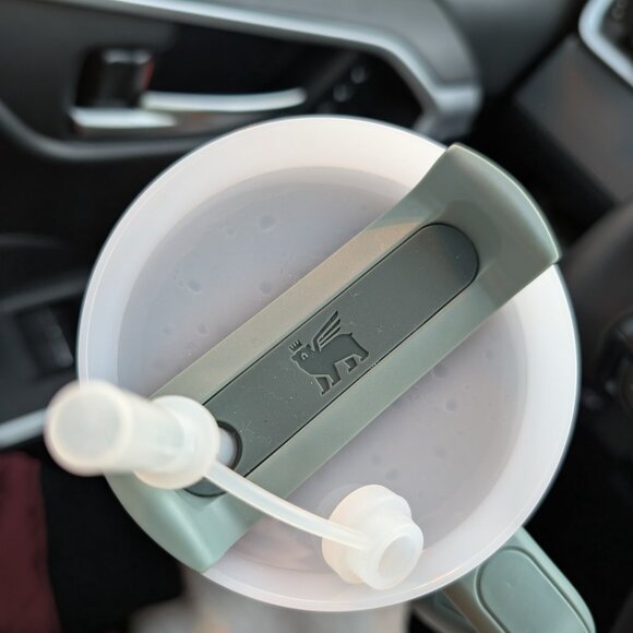 Stanley 40 oz shale - Picture 9 of 9